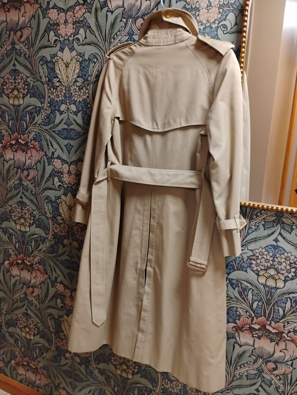 Vintage Burberry  Double-Breasted Trench Coat with Signature Check Lining - Picture 2 of 11